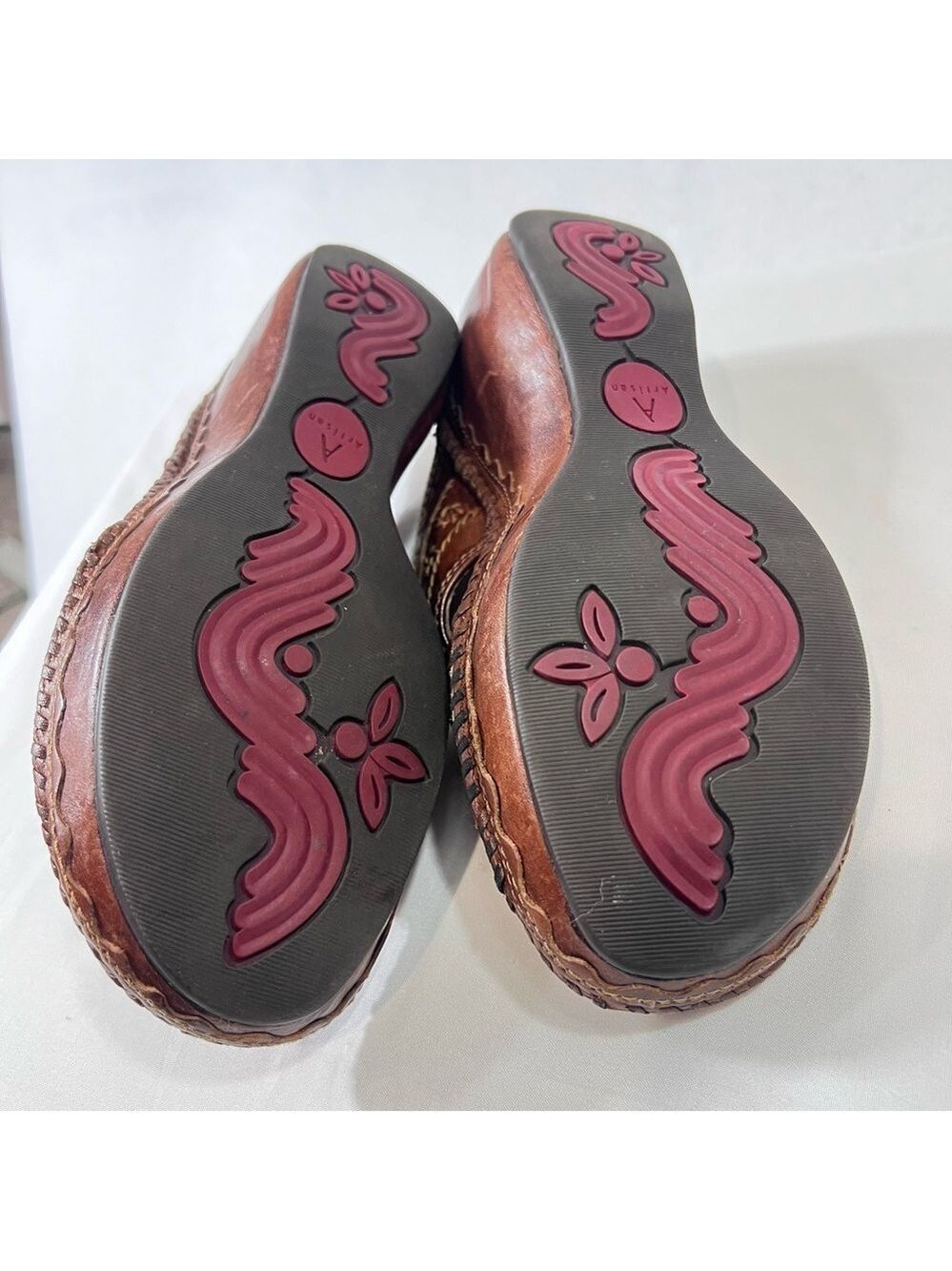 Clarks Artisan Brown Leather Wedge Sandals Sz 6 1/2 M Criss-Cross Straps Buckle - Picture 8 of 11